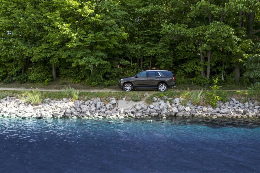  Chevrolet Tahoe High Country 2020 года  (фото 15 из 21)
